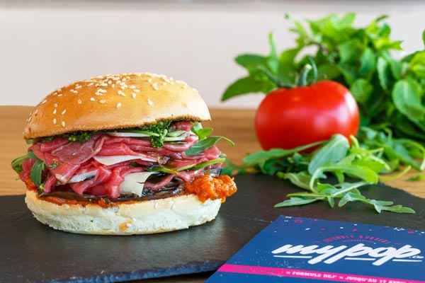 Le  Burger’Sconi  de My Pop Cie ©Cyril ZEKSER Archi Food Roc