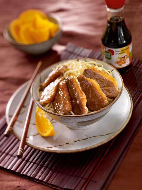 Magret de canard à l'orange et sauce soja sucrée au gingembre ©Suzi Wan®