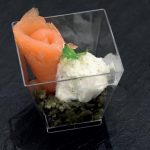 Salade médiévale de lentilles, espuma de muscade et saumon fumé