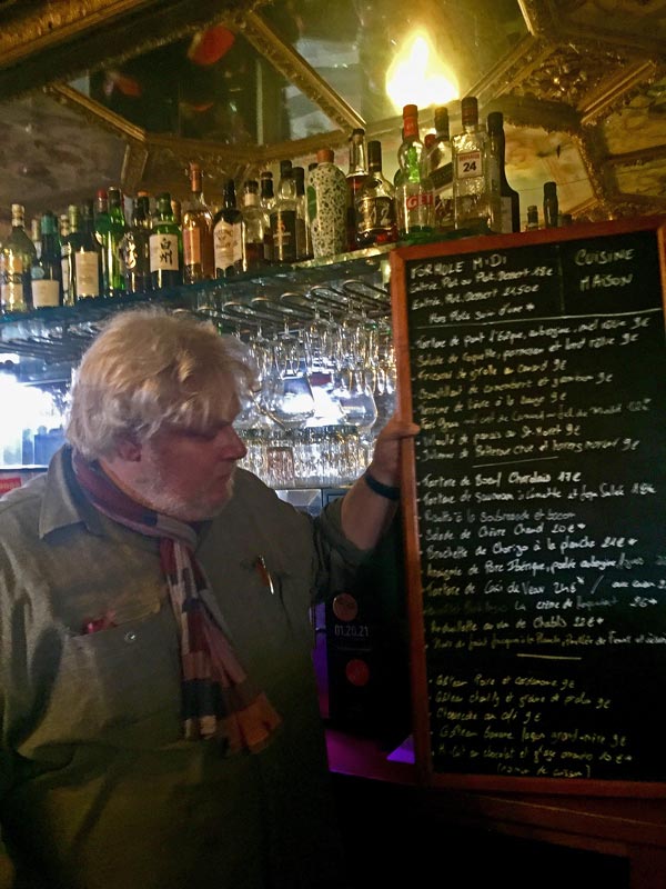 Vincent Solignac, qui tient le bar à vins-Restaurant Les Sardignac