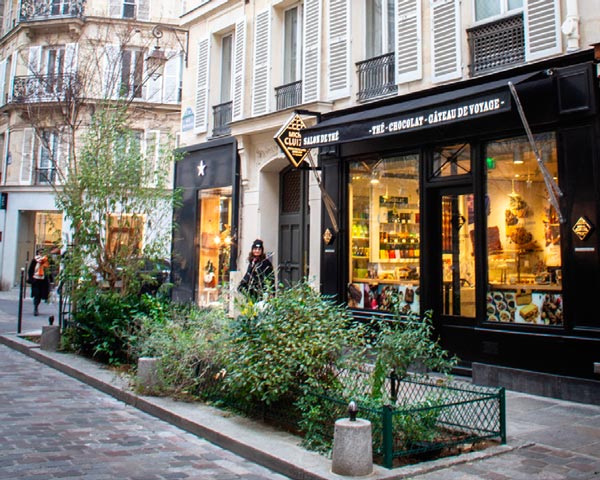Salon de thé Michel Cluizel rue des Rosiers à Paris