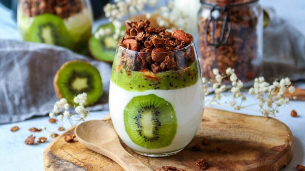 Verrines healthy au kiwi et son granola au chocolat
